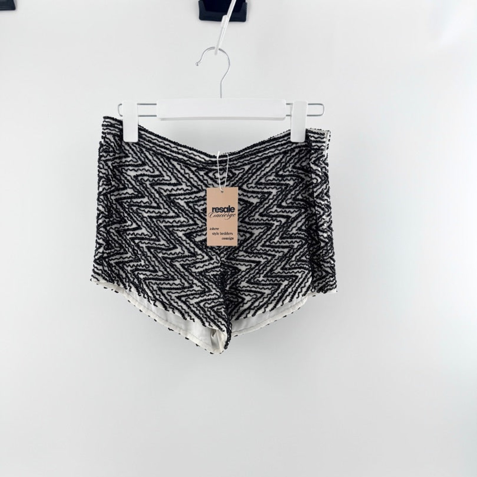 Karina Grimaldi Embellished Beads Pull On High Rise Shorts White Black Womens S
